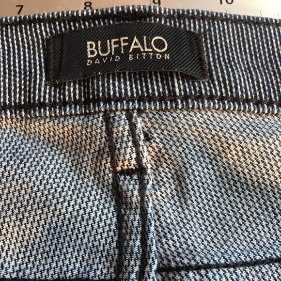 BLUE PINSTRIPE Jean w Distressed Hem! - Picture 5 of 14